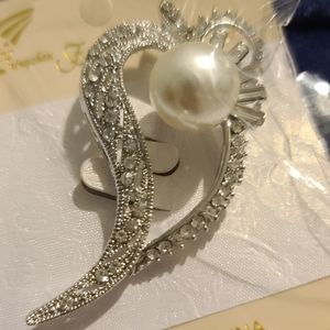 Silver-tone and crystal heart broach pin
